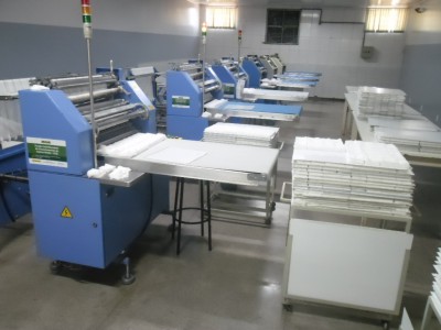 Visão interna dos equipamentos da fábrica